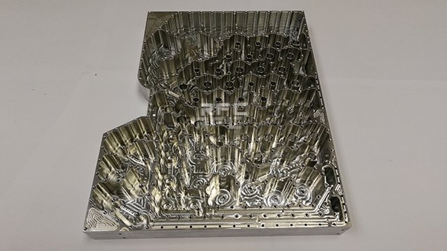 精密零件加工對(duì)使用機(jī)器設(shè)備有哪些要求？